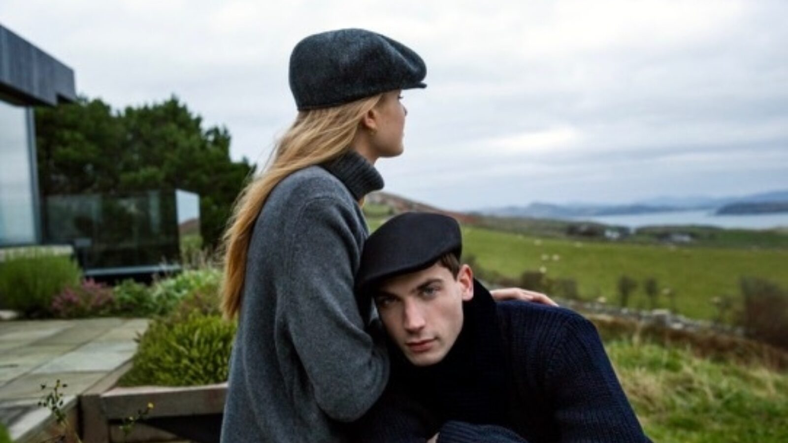 LIVE MODEL SHOOT WITH T004 T SCARF RECOLOURED TO BLACK copy